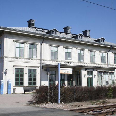 Stationshusets Hotell Och Cafe Köping Exterior foto