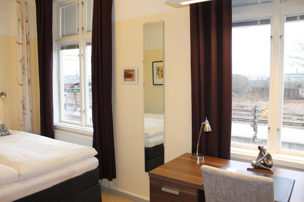 Stationshusets Hotell Och Cafe Köping Habitación foto