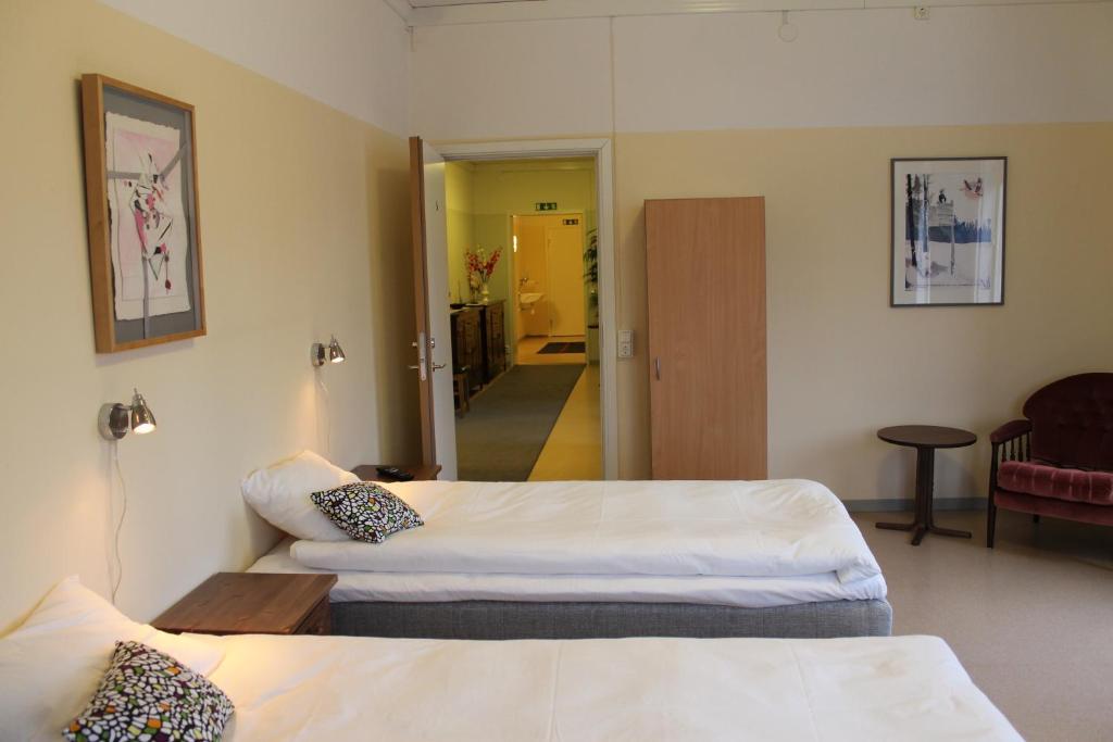 Stationshusets Hotell Och Cafe Köping Habitación foto