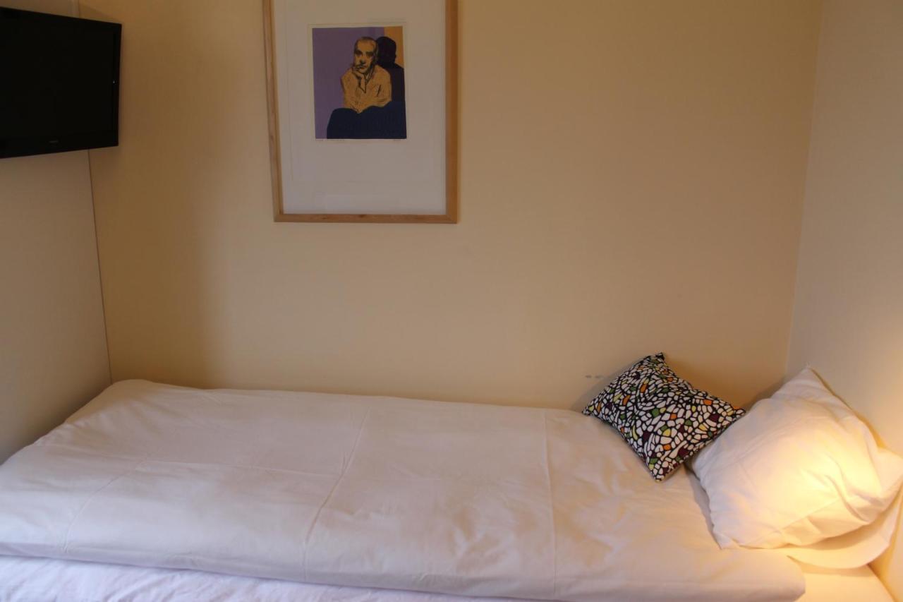Stationshusets Hotell Och Cafe Köping Habitación foto