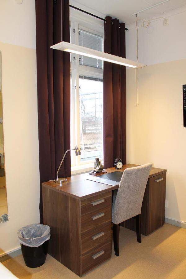 Stationshusets Hotell Och Cafe Köping Habitación foto